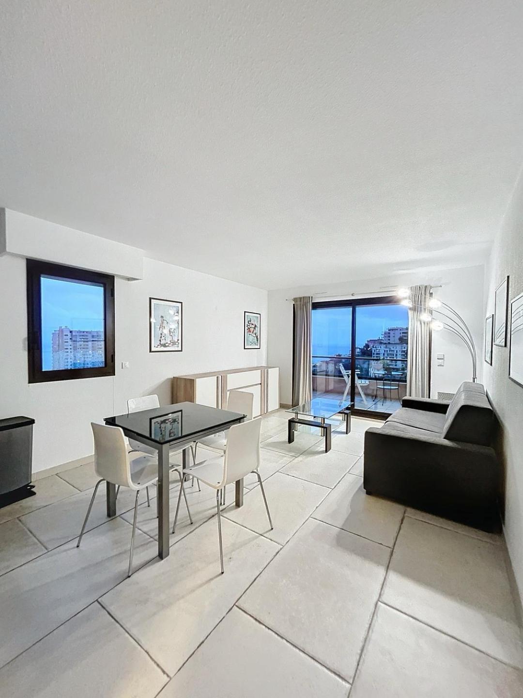 Luxurious 3 Rooms, Pool, Bnbrickeys Beausoleil Eksteriør billede