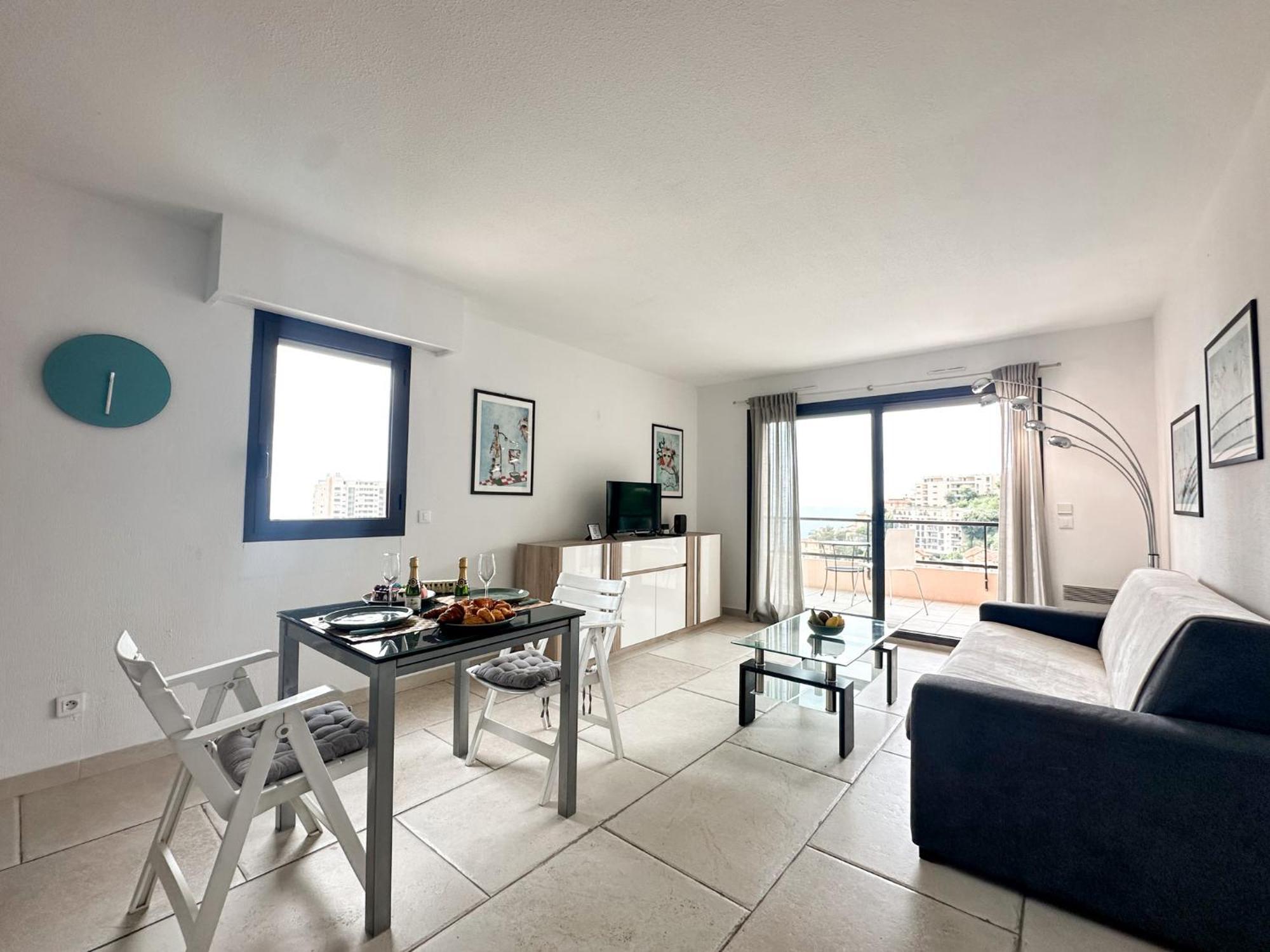 Luxurious 3 Rooms, Pool, Bnbrickeys Beausoleil Eksteriør billede