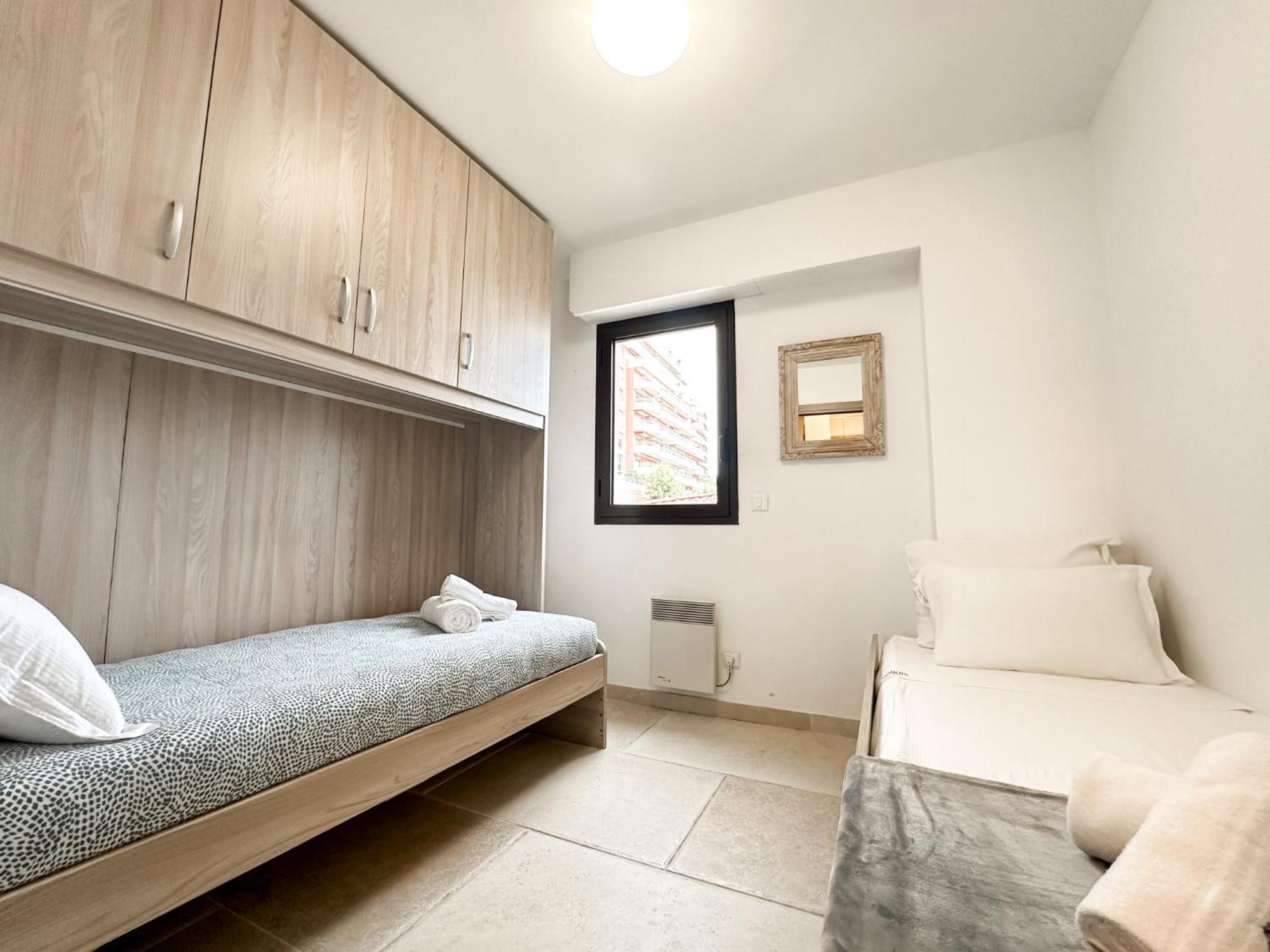 Luxurious 3 Rooms, Pool, Bnbrickeys Beausoleil Eksteriør billede